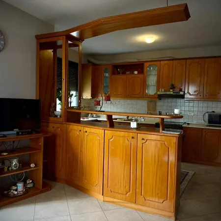 Sea View Apartment *