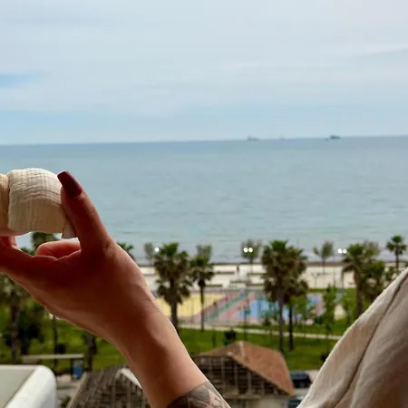 Sea View Apartment *